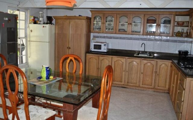 Islander House On Rocky Cay Beach