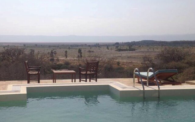 Ziwani Lodge