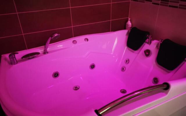 Iași Jacuzzi Apartment A