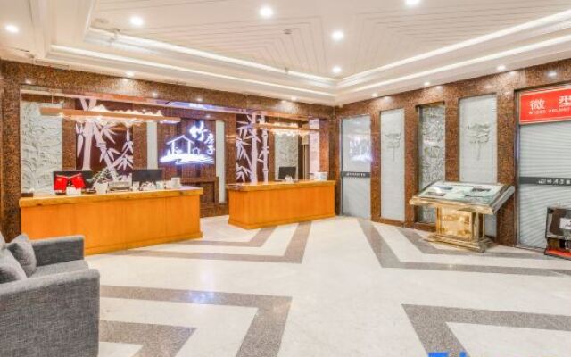 Zhufangzi Cinema Hotel (Anyue Beimenkou)