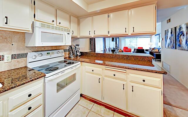 Los Coyotes - 2 Br Condo