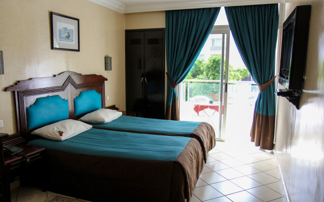 New Farah Hotel