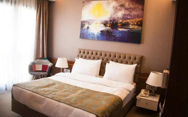 Old Port Hotel