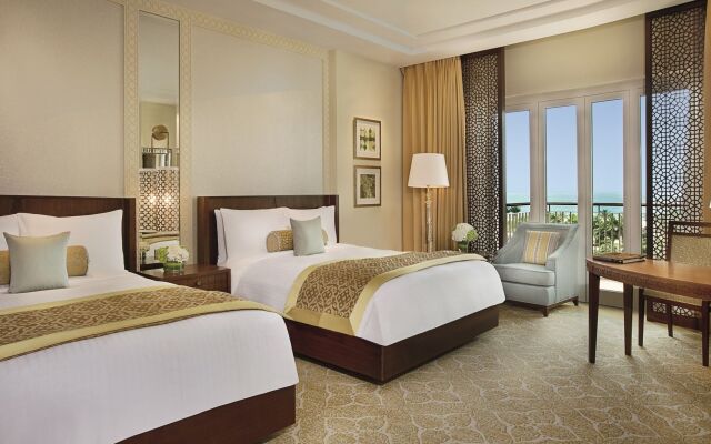 Отель The Ritz-Carlton, Dubai