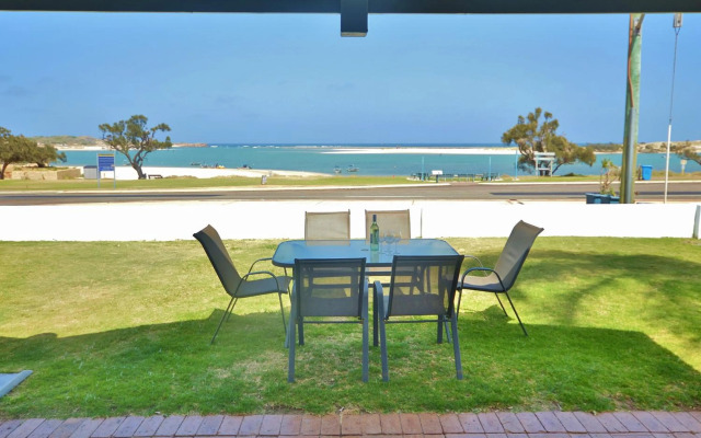 Waterfront Apartment 2 - Kalbarri WA
