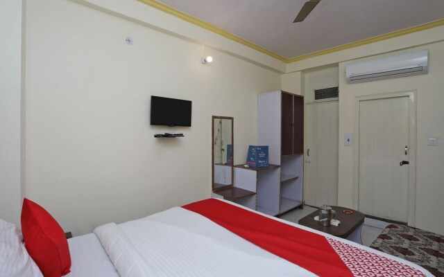 OYO 19804 Hotel Geet International