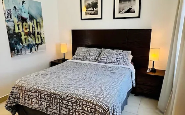 1 Bedroom Guest House - Walk To Everything -patio -gym -pickleball Court - Bikes