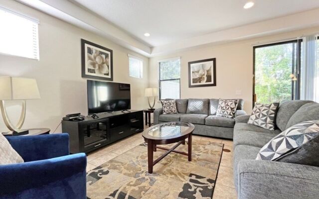 Fountains Retreat 4 Bedroom Condo by RedAwning