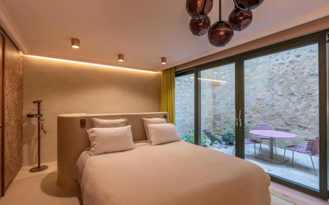 Yndo Hotel