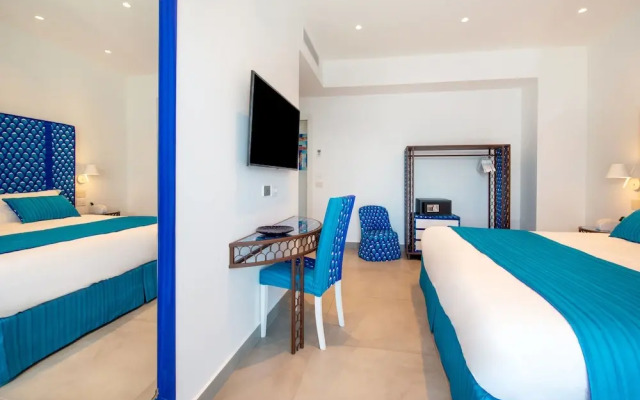 Beachfront Villa Sorrento & private sea access