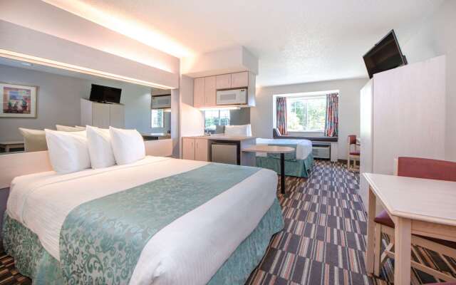 Microtel Inn & Suites by Wyndham Claremore