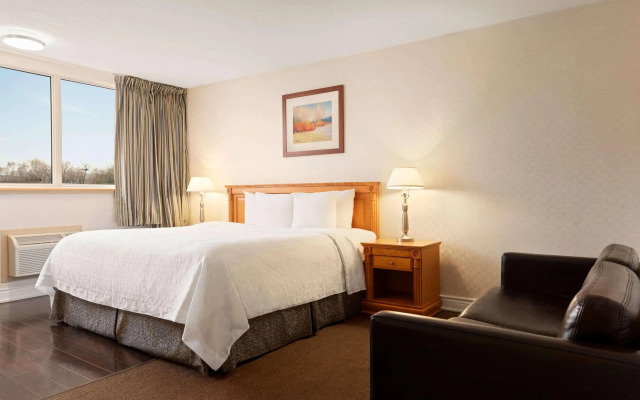 Travelodge by Wyndham Richmond Hill