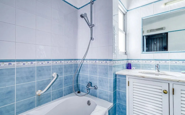 14B Quinta do Paraiso Amazing House Located in t