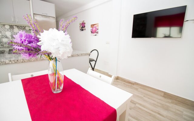 Modish 3 bedroom Apartment in Malaga by La Recepción