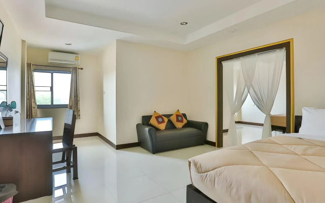 Boonme Heritage Hotel (SHA Extra Plus)