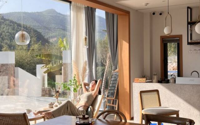 YUNXI Designer Hot Spring Homestay