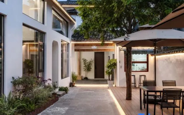 Half-Awake Huizhou-style Homestay in Hongcun Scenic Area – Outside – Huangshan