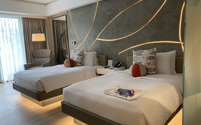 The Lind Boracay