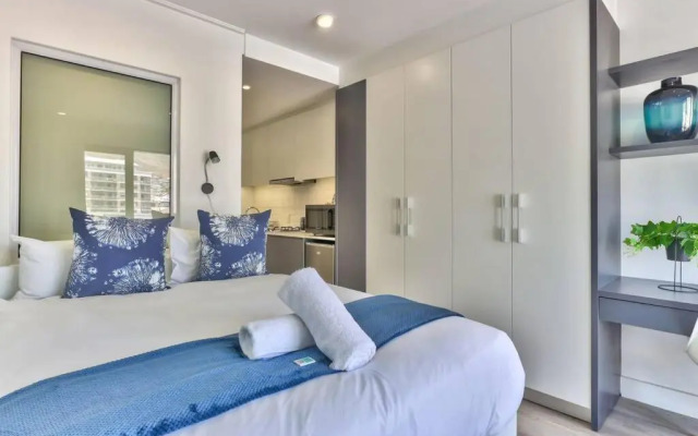 Arty Modern Design Studio with Balcony and Pool