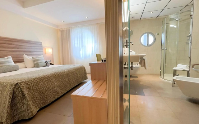 Riviera Beachotel - Recommended for Adults