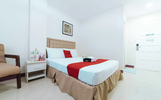RedDoorz Plus @ Poblacion District Davao