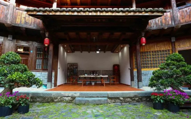 Tea Man Station 3 Fuqian Building 1906 Tulou Homestay