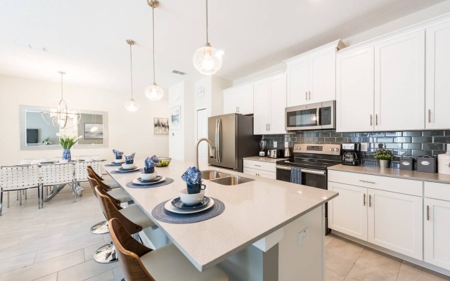 Spacious house near Disney with private pool