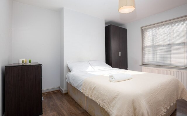 Clemence Street - Deluxe Guest Room 1