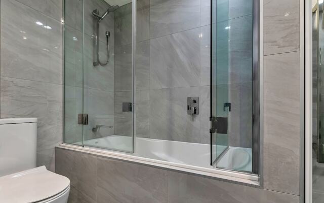QV CBD 2 Bedroom with Wifi Parking - 972