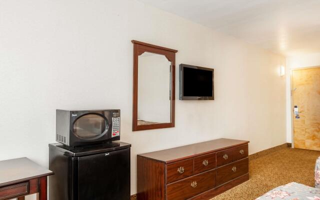 Days Inn Conference Center - Bridgewater