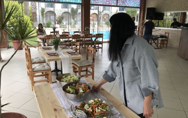 Burc Hotel