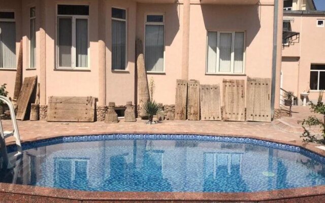 Zarina Hotel