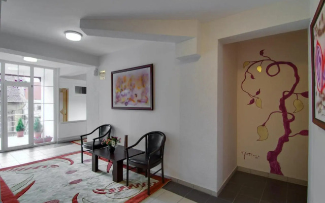 Tranzzit Hotel