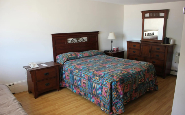 Stonehouse Motel and Restaurant