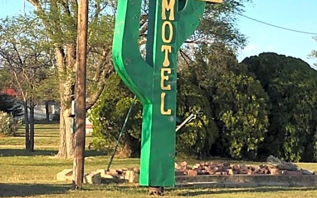 Cactus Inn & RV Parking