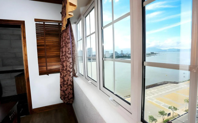 Seventeen Saloon Hotel