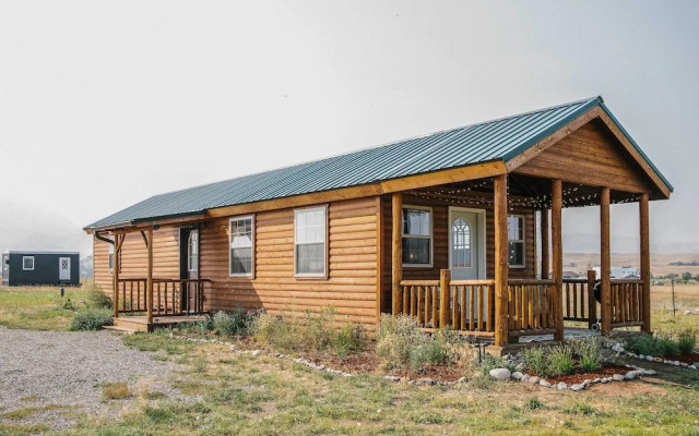 Paradise Valley Cabin by Chico & Yellowstone Park!