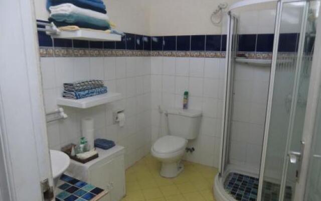 Shady Grove Healing Centre and Homestay