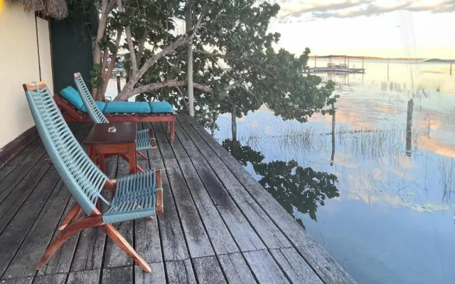 Lagoon Front Hut