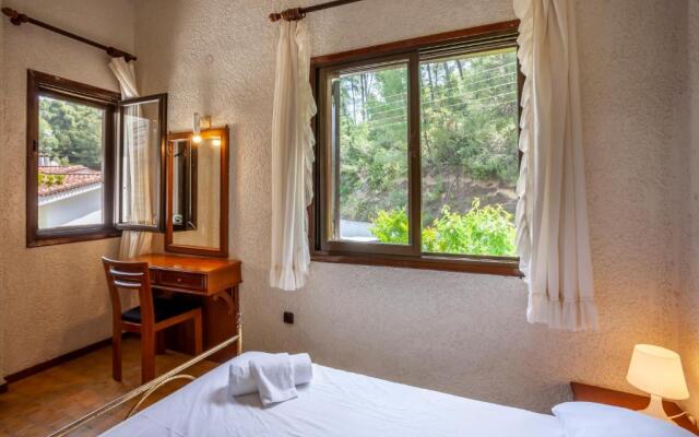 Luxury house in Elani beach 100m by the sea