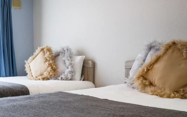 Grand Court Namba 401