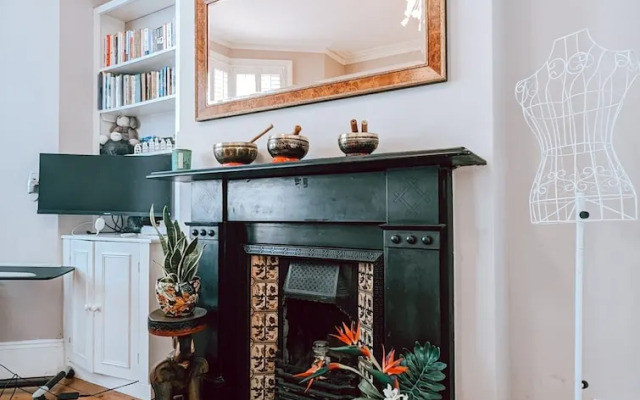 The Clapham Apartment With Private Patio