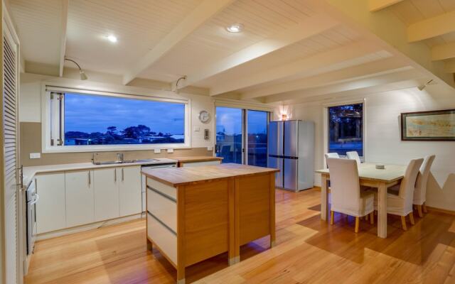 Banksia Back Beach House