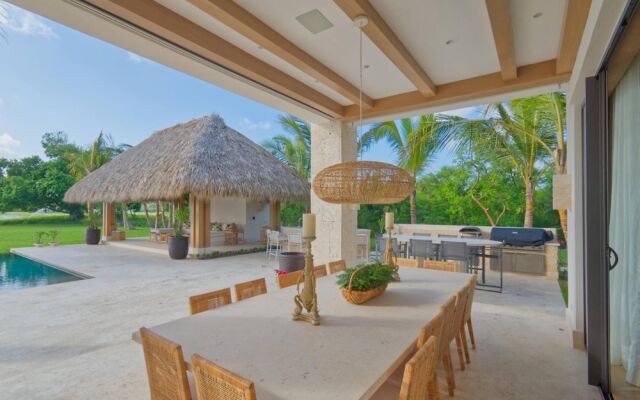 Luxury Villa With Heated Pool Jacuzzi Full Staff