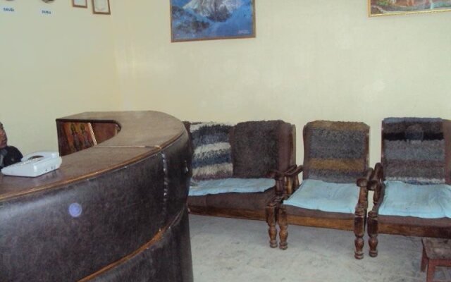 Om Shanti & Lotus Guest House