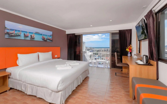 Royal Crown Hotel & Palm Spa Resort