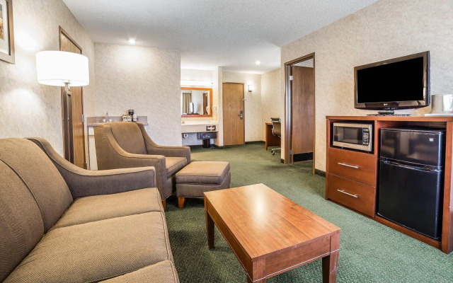 Yellowstone River Inn & Suites