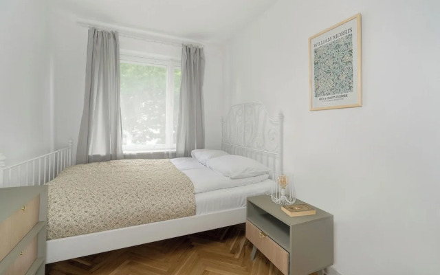 Poznan Apartment By the Park by Renters