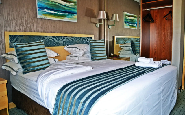 Aquarian Tide Hotel