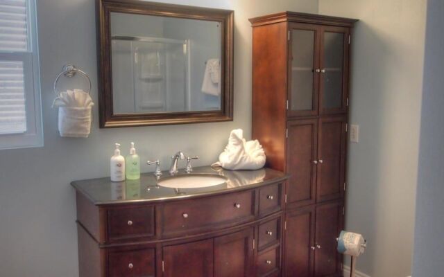 Palm Breeze - 4 Br Home